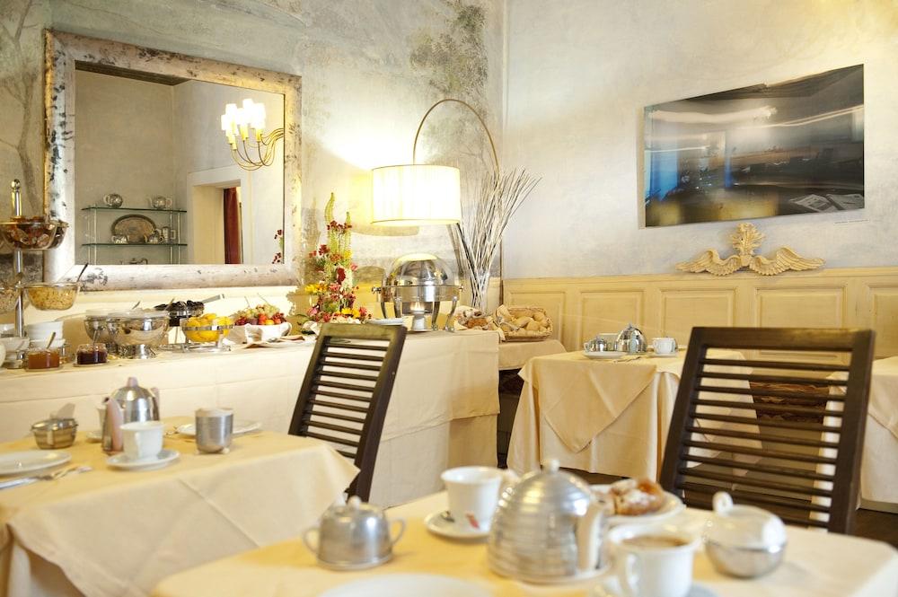 Hotel Palazzo Dal Borgo Florence Restoran gambar